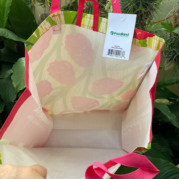 Lovely Reusable Hawaiian Print Bags 2 Total NWT - Picture 6 of 6